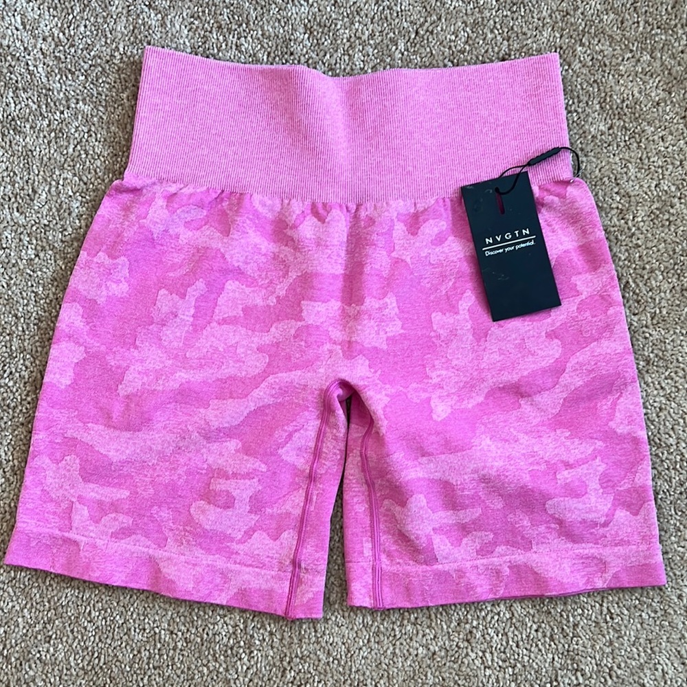 NWT NVGTN camo seamless short bubblegum pink